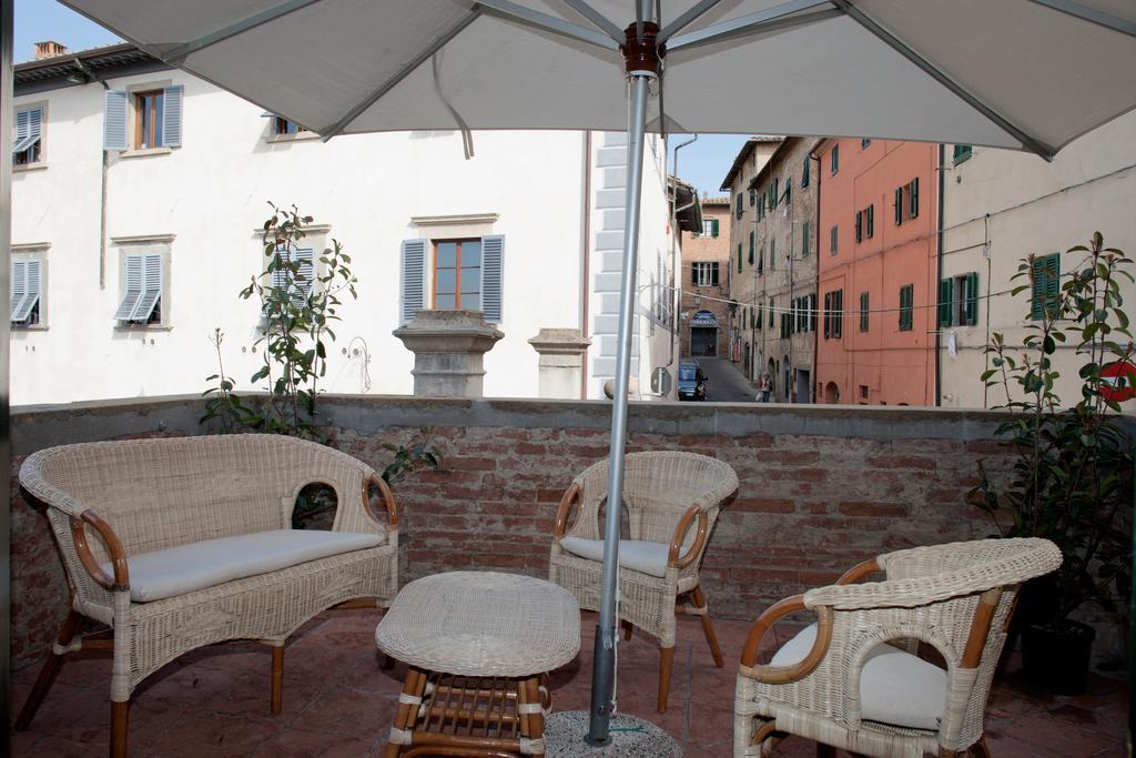 La Terrazza Di Susanna Peccioli Экстерьер фото